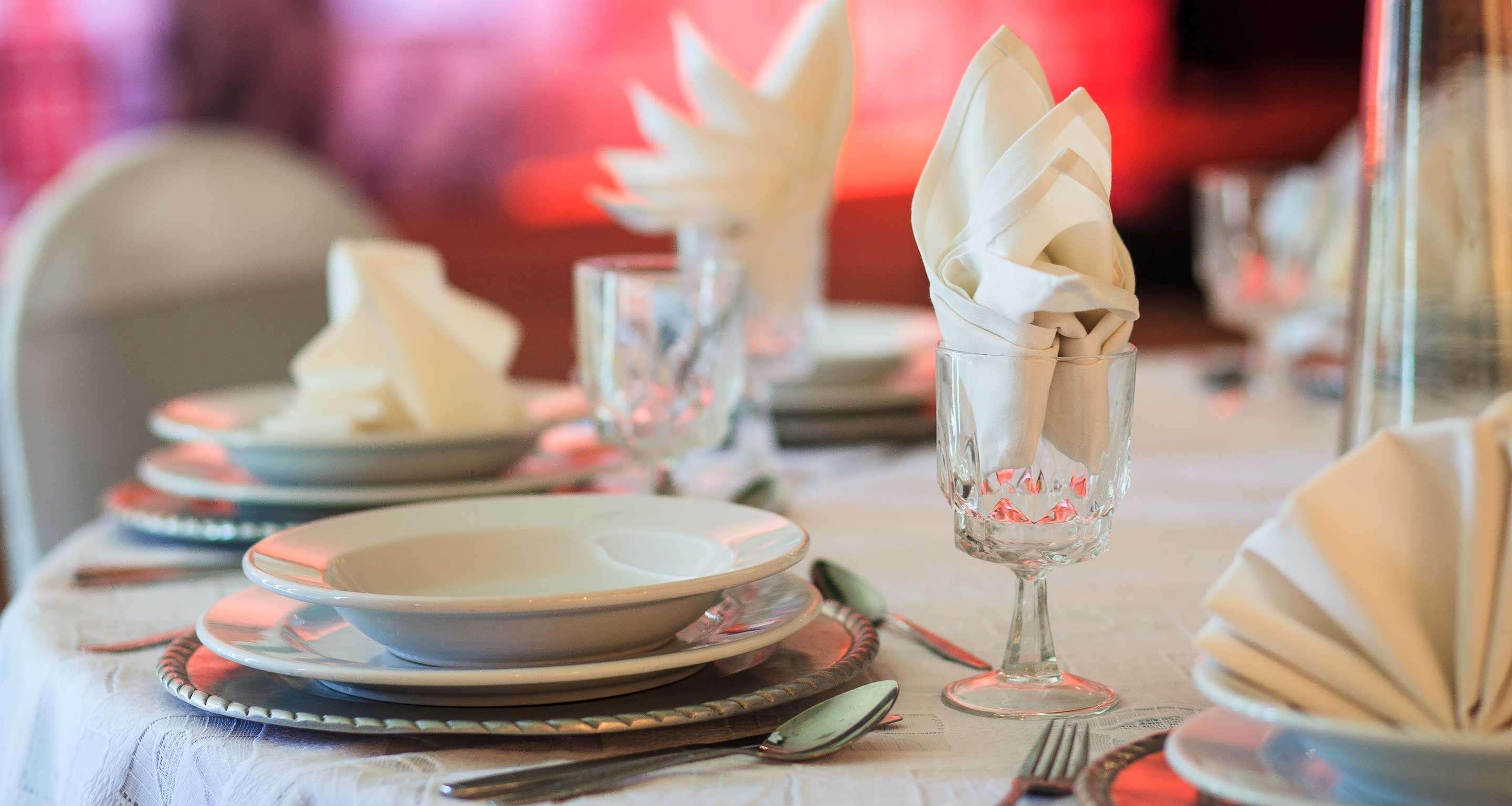 Grand Cantalagua Hotel Morelia, BW Signature Collection المظهر الخارجي الصورة A table set for fine dining