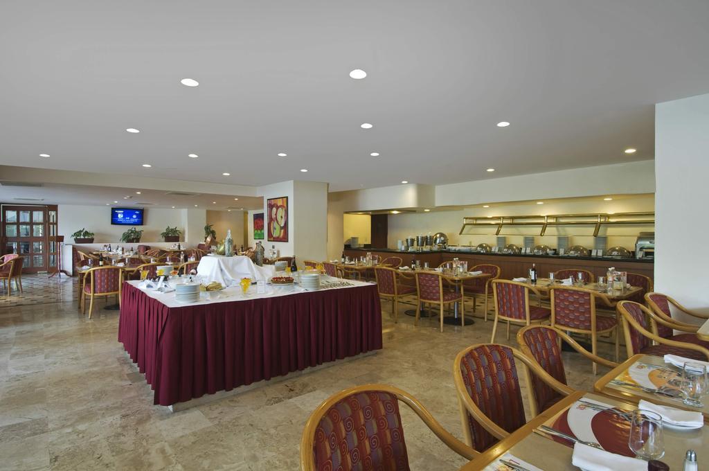 Grand Cantalagua Hotel Morelia, BW Signature Collection المطعم الصورة The restaurant